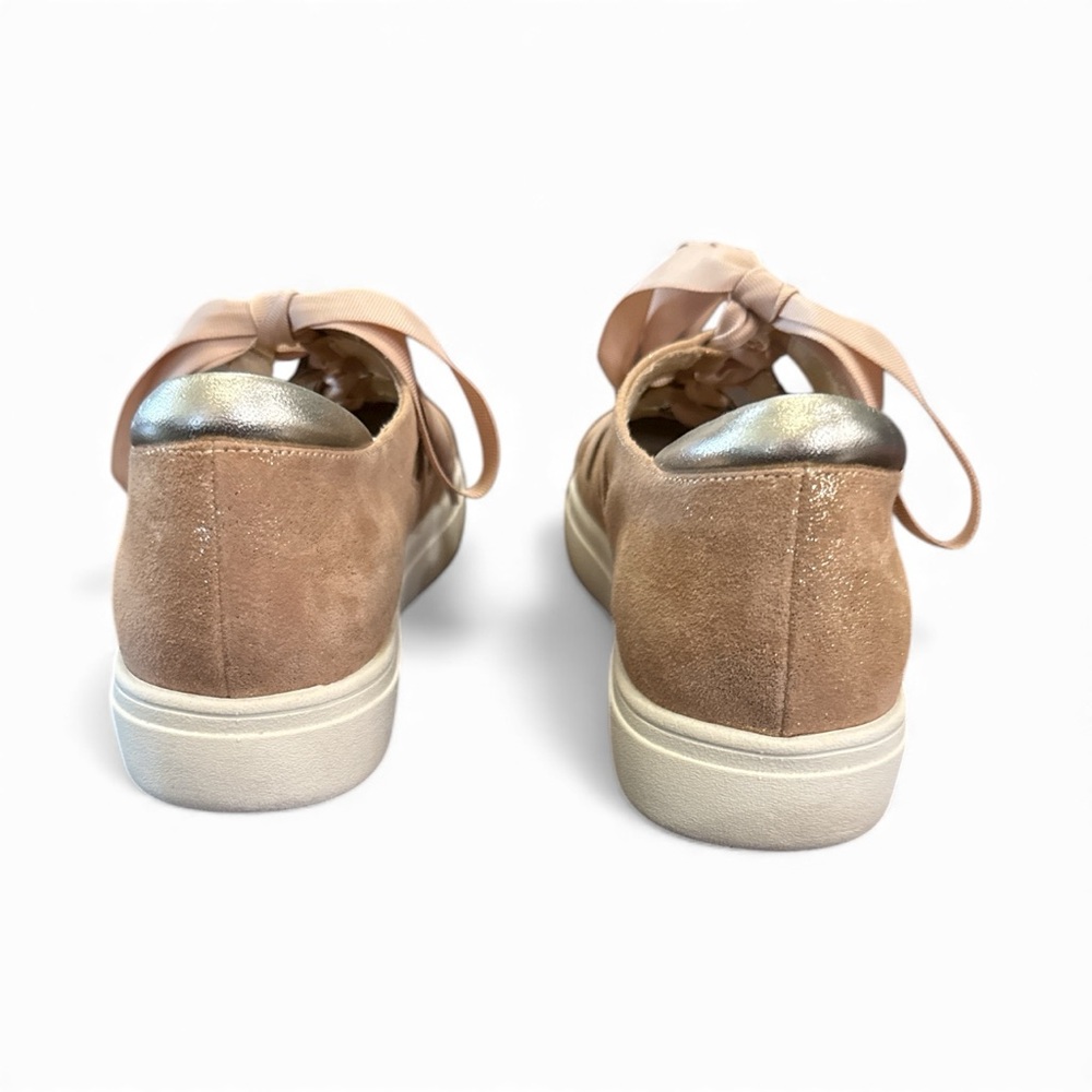 Vaneli Sport Odar Cut Out Sneaker With Ribbon Laces Size 8 - Picture 5 of 10